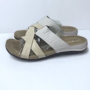 Rockport off-white leather sandals